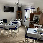 U Synagogy דובריס