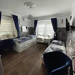 U Synagogy דובריס